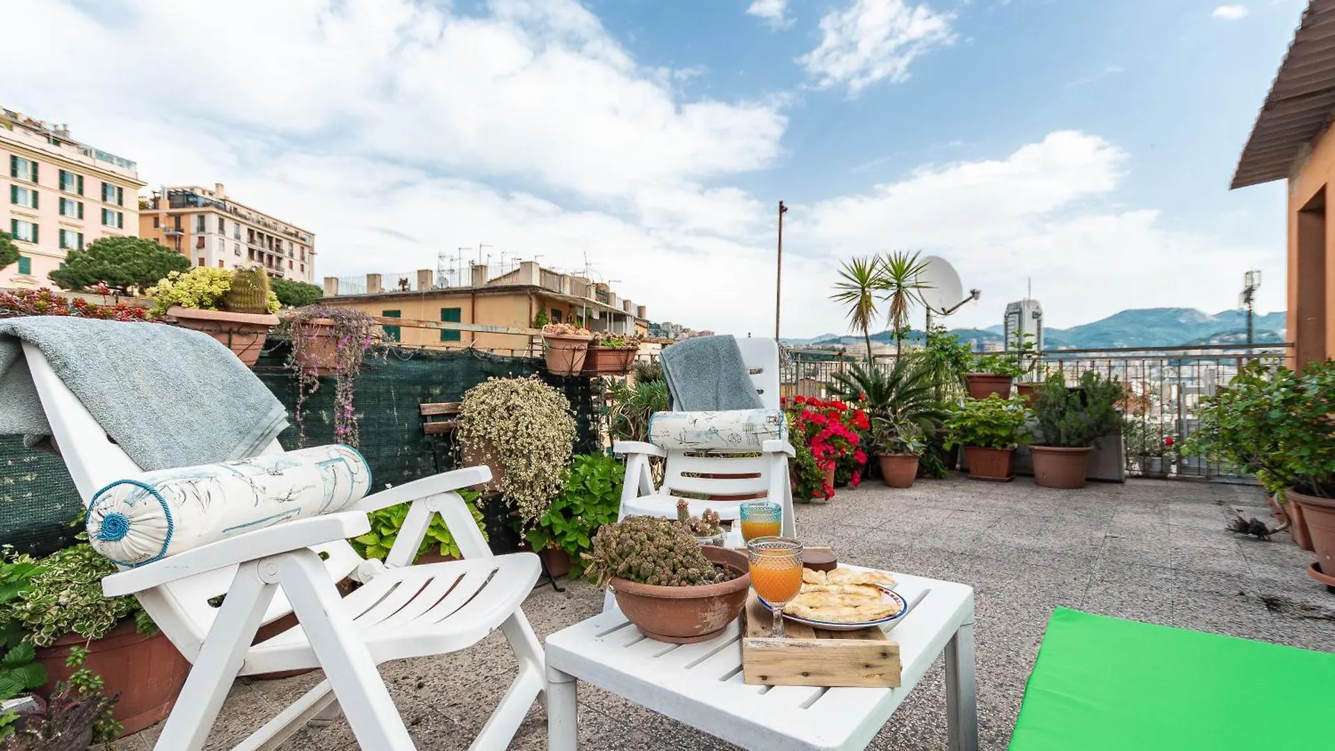 Hilde'S House Apartment Genoa