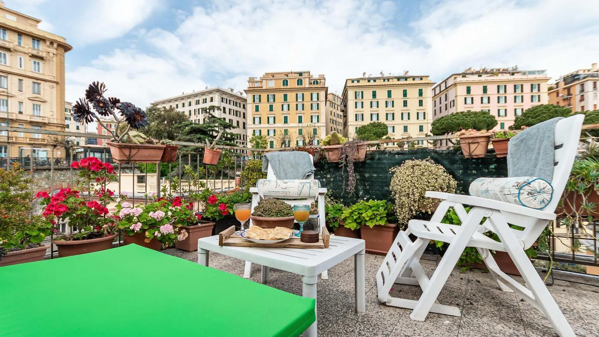 Hilde'S House Apartment Genoa